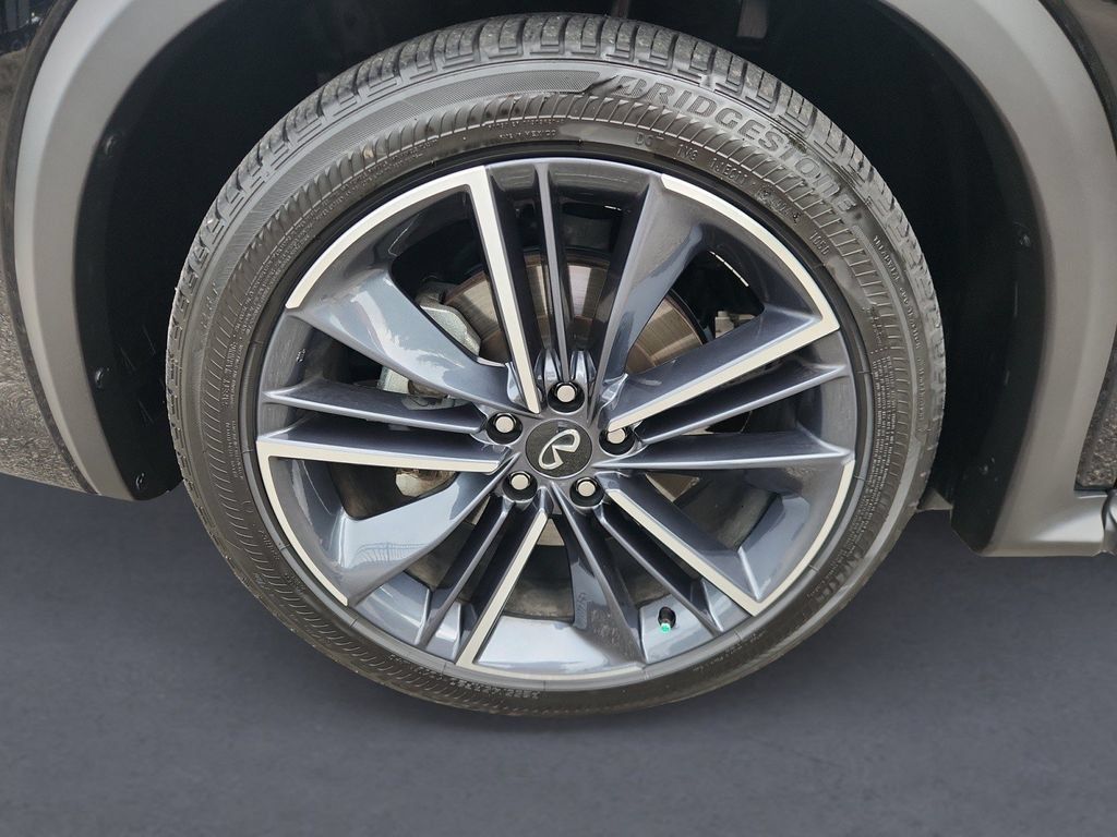 Used 2025 INFINITI QX55 Sensory AWD/4WD image 8