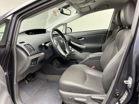 Used 2011 Toyota Prius Four w/ Navigation Pkg FWD image 3