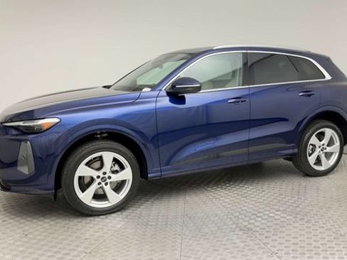 Used 2025 Audi Q5 Premium w/ Premium Plus AWD/4WD image 6
