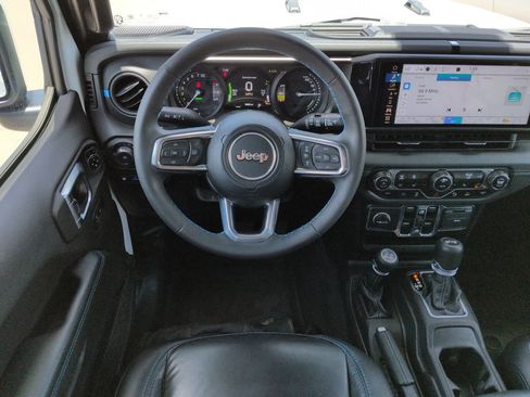 Used 2024 Jeep Wrangler High Altitude AWD/4WD image 16