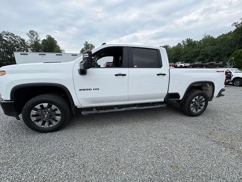 Used 2023 Chevrolet Silverado 2500 Custom w/ Custom Value Package AWD/4WD image 4