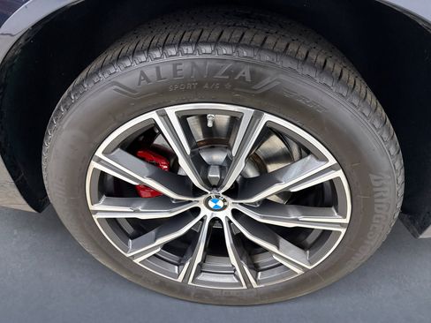 Used 2022 BMW X5 M50i image 21