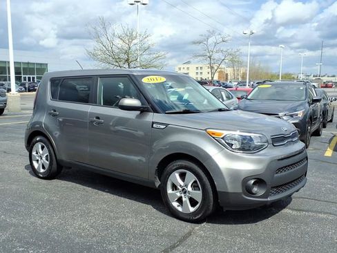 Used 2017 Kia Soul w/ Convenience Package FWD image 3