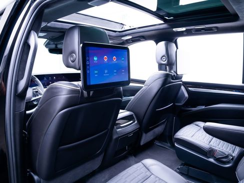 Used 2025 Cadillac Escalade Sport Platinum AWD/4WD image 22