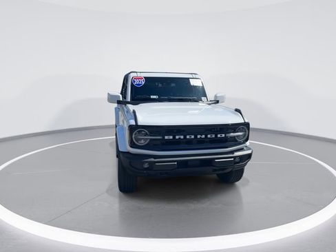 Certified 2025 Ford Bronco Outer Banks AWD/4WD image 1