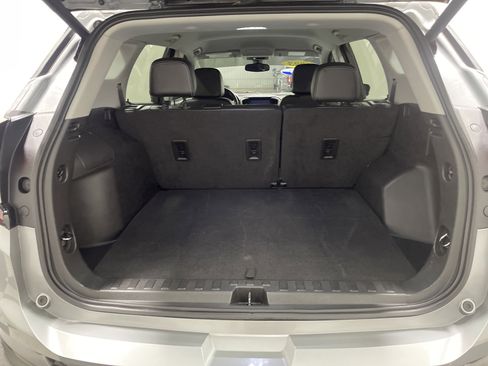 Used 2023 GMC Terrain SLT w/ Elevation Edition image 18