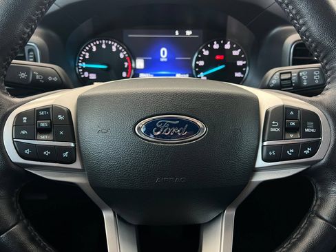 Used 2022 Ford Explorer XLT w/ Equipment Group 202A RWD image 33