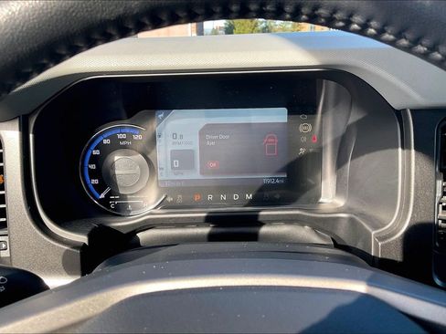 Used 2023 Ford Bronco Badlands image 19