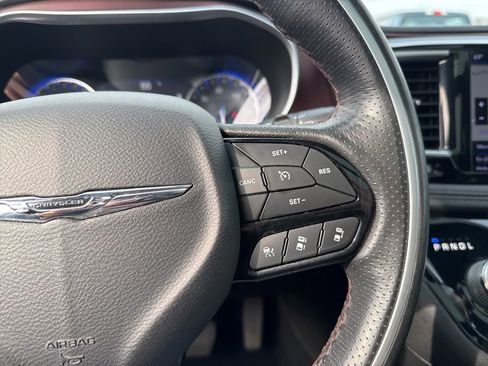 Used 2019 Chrysler Pacifica Limited w/ Advanced Safetytec Group image 35