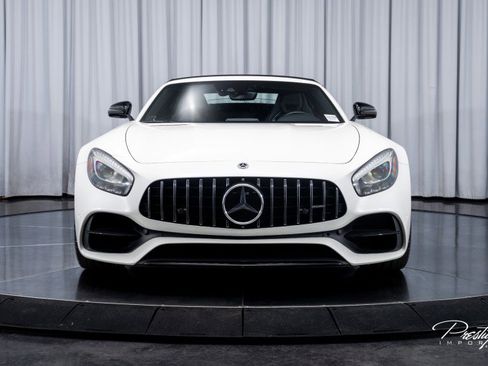 Used 2018 Mercedes-Benz AMG GT Roadster image 3