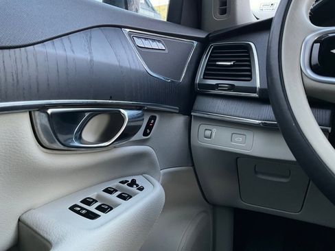 Used 2020 Volvo XC90 T5 Momentum w/ Protection Package Premier image 22