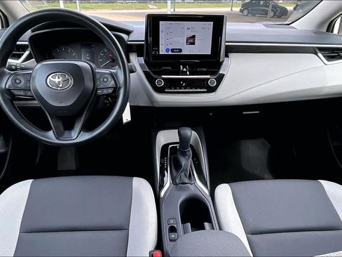 Used 2025 Toyota Corolla LE image 14