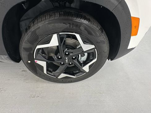 New 2026 Kia Seltos S image 9