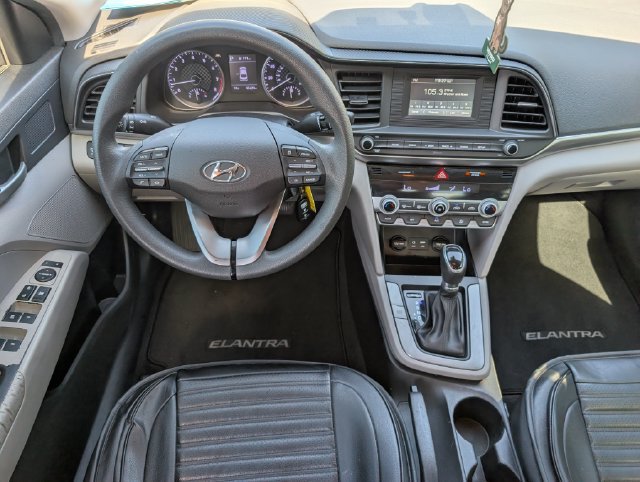 Used 2020 Hyundai Elantra SE w/ Cargo Package (C1) FWD image 6