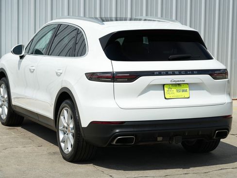 Used 2022 Porsche Cayenne AWD/4WD image 54