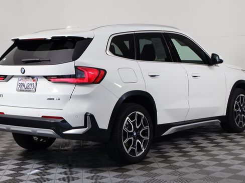 Used 2025 BMW X1 xDrive28i w/ Premium Package image 4