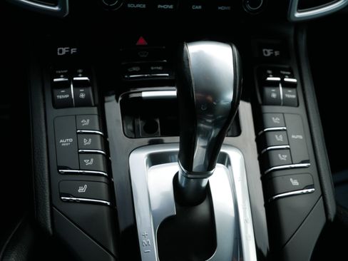 Used 2017 Porsche Cayenne S image 23