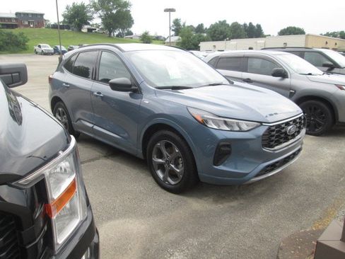 Used 2024 Ford Escape ST-Line w/ Tech Pack #1 AWD/4WD image 2