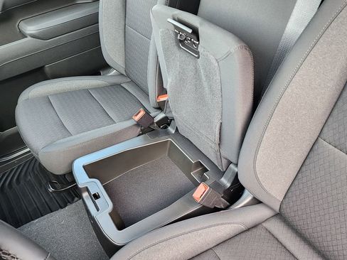 New 2026 GMC Sierra 1500 SLE w/ X31 Off-Road Package AWD/4WD image 33