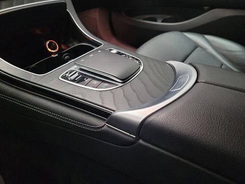 Used 2021 Mercedes-Benz GLC 300 4MATIC image 26