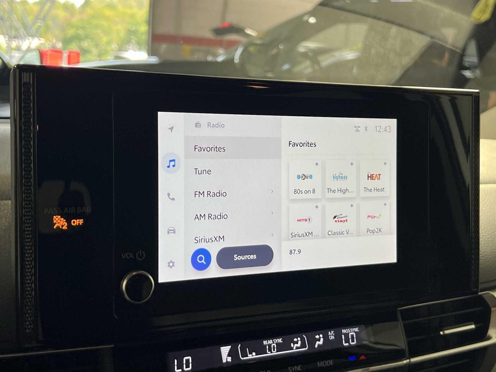 Used 2025 Toyota Sienna LE FWD image 18