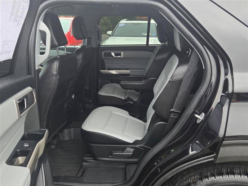 Used 2021 Ford Explorer XLT w/ Equipment Group 202A AWD/4WD image 26