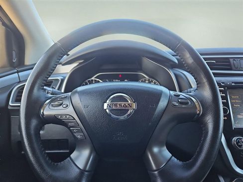 Used 2019 Nissan Murano SV image 17