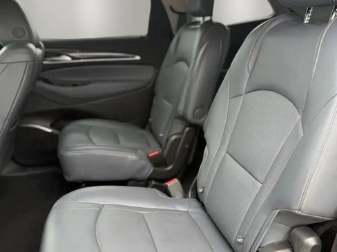 Used 2018 Buick Enclave Essence AWD/4WD image 18