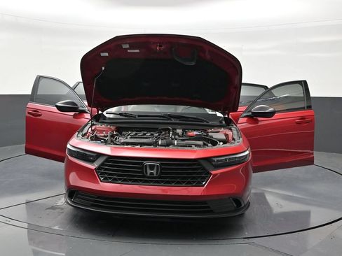 Used 2025 Honda Accord SE image 32