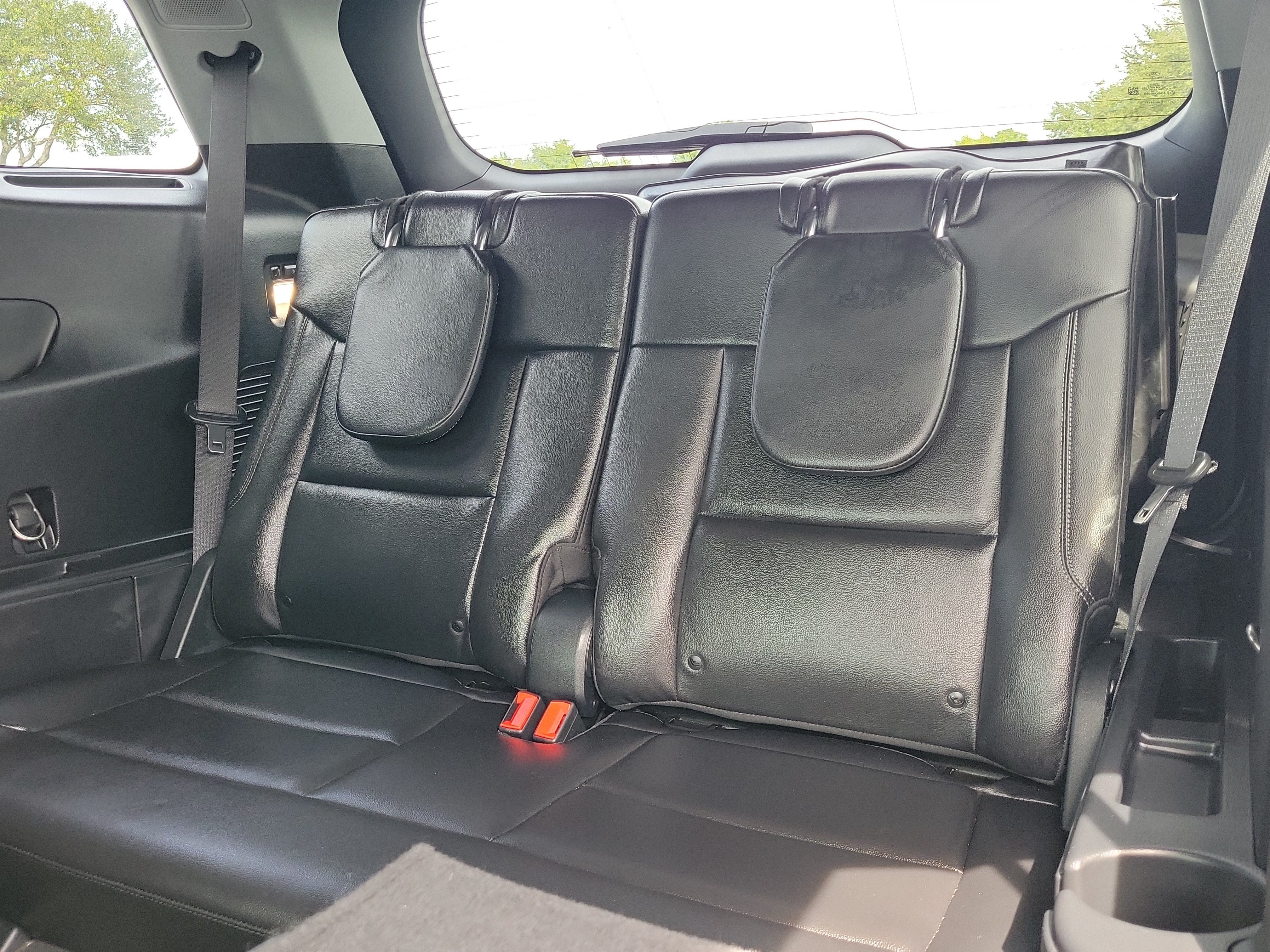Used 2023 Ford Explorer Limited w/ Equipment Group 301A RWD image 12