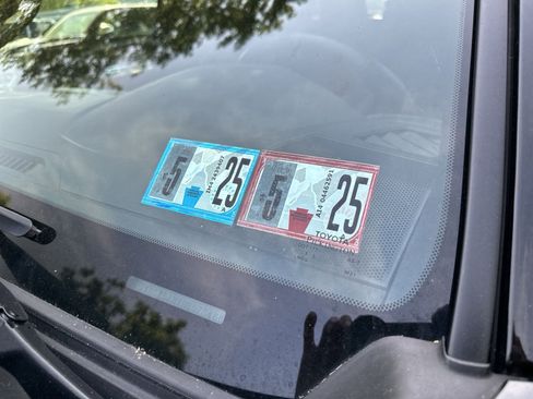 Used 2017 Toyota Tacoma Limited image 4