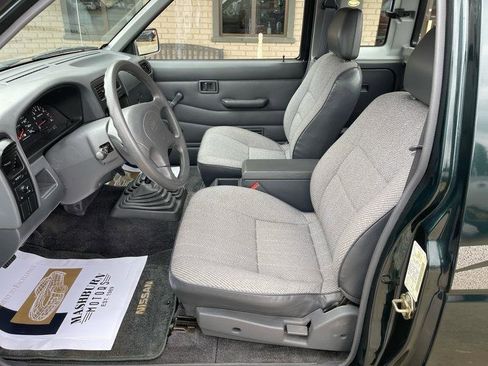 Used 1994 Nissan Pickup XE image 21
