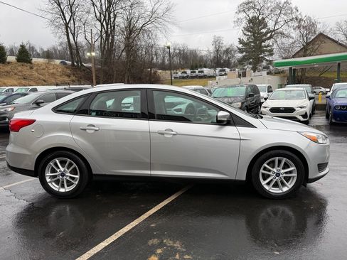 Used 2016 Ford Focus SE image 6