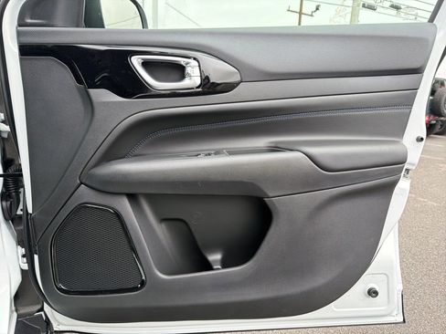 New 2026 Jeep Compass Latitude image 23