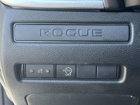 Used 2025 Nissan Rogue S FWD image 25
