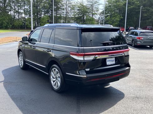 Used 2024 Lincoln Navigator Reserve AWD/4WD image 8