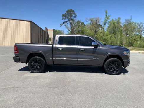 Used 2022 RAM 1500 Limited image 8