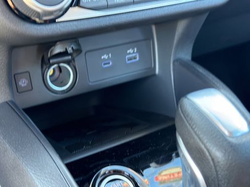 New 2025 Nissan Versa SR w/ Trunk Package image 27