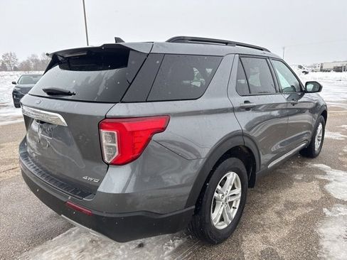 Used 2023 Ford Explorer XLT w/ Equipment Group 202A image 5