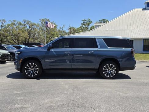 New 2026 Chevrolet Suburban High Country RWD image 3