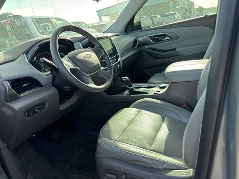Used 2019 Chevrolet Traverse Premier w/ Driver Confidence II Package FWD image 8