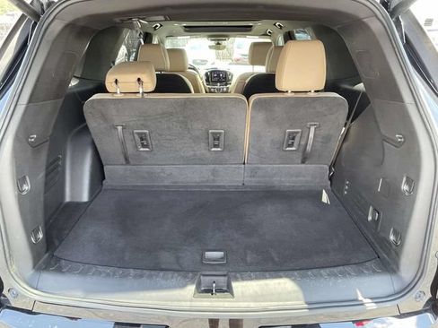 Certified 2022 Chevrolet Traverse Premier FWD image 10