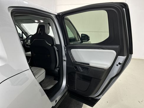 Used 2023 Rivian R1T Adventure AWD/4WD image 19