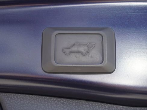 Used 2023 Toyota RAV4 XLE w/ Convenience Package FWD image 9