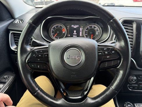 Used 2019 Jeep Cherokee Latitude Plus image 15