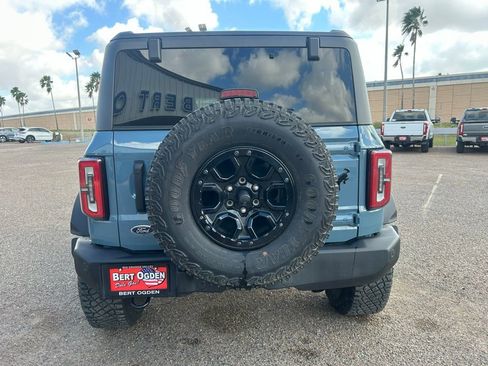 Used 2023 Ford Bronco Wildtrak image 5