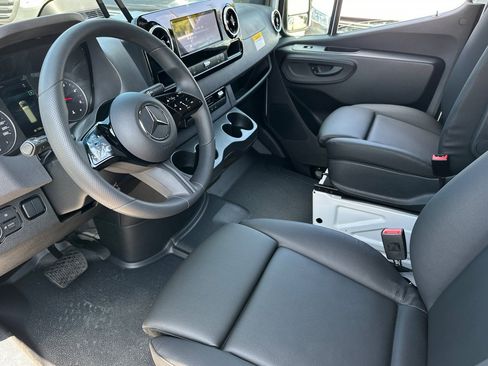 New 2025 Mercedes-Benz Sprinter 2500 image 9