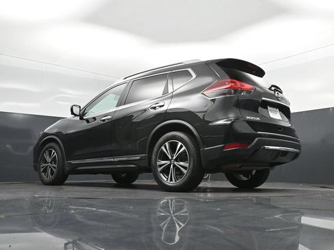 Used 2018 Nissan Rogue SL FWD image 40