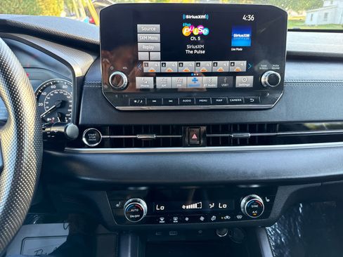 Used 2024 Mitsubishi Outlander SE image 22