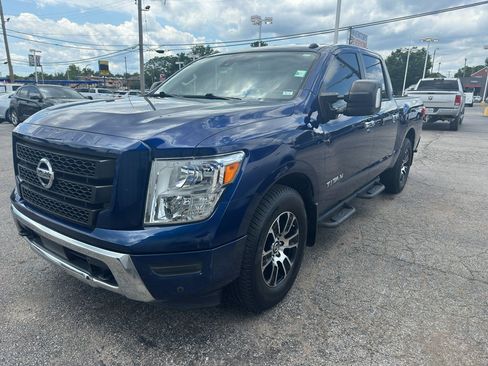 Used 2021 Nissan Titan SV w/ SV Convenience Package RWD image 1